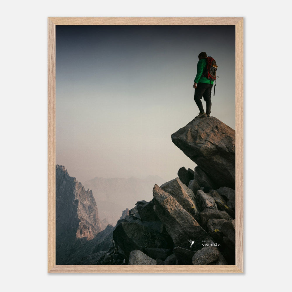 
                  
                    VISION PLACE BERGSTEIGER Premium - Poster aus halbmattem Premium - Papier mit Holzrahmen 45x60 cm - Lukas Schmidt Wein
                  
                