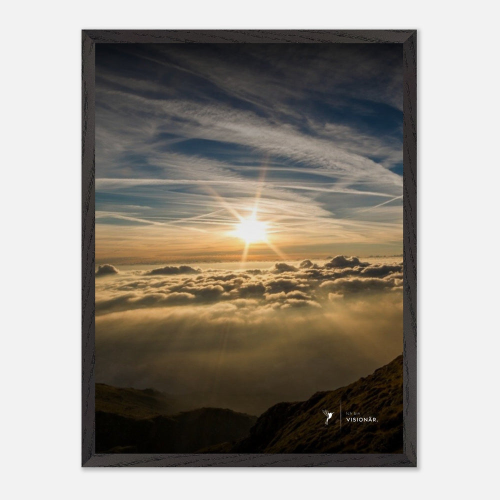 VISION PLACE SONNENUNTERGANG Premium - Poster aus halbmattem Premium - Papier mit Holzrahmen 45x60 cm - Lukas Schmidt Wein