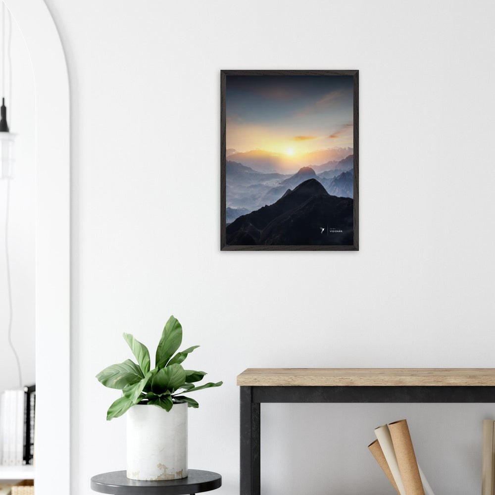 
                  
                    VISION PLACE GIPFELMÄDCHEN Premium - Poster aus halbmattem Premium - Papier mit Holzrahmen 45x60 cm - Lukas Schmidt Wein
                  
                