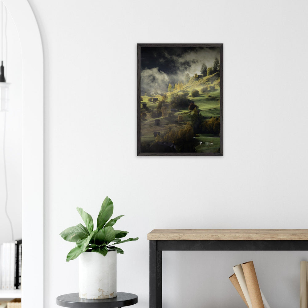 
                  
                    VISION PLACE ALMWIESE Premium - Poster aus halbmattem Premium - Papier mit Holzrahmen 45x60 cm - Lukas Schmidt Wein
                  
                