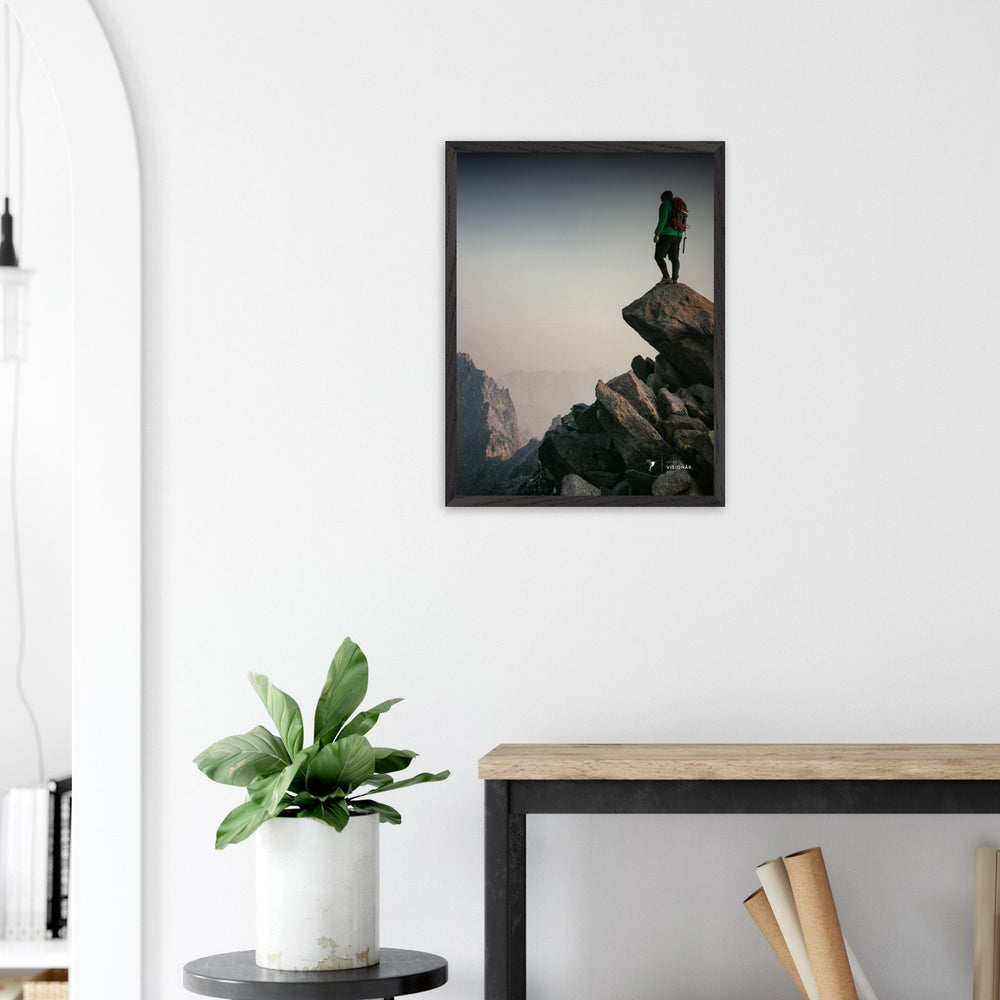 
                  
                    VISION PLACE BERGSTEIGER Premium - Poster aus halbmattem Premium - Papier mit Holzrahmen 45x60 cm - Lukas Schmidt Wein
                  
                